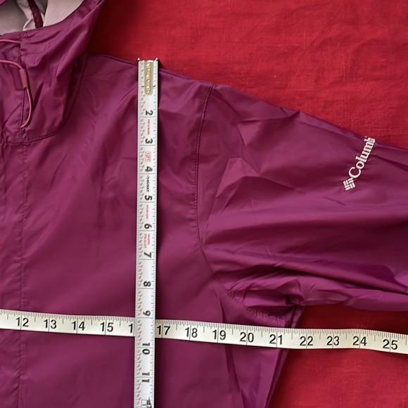 Columbia Sz M Berry Colored Rain jacket/Windbreaker - Picture 15 of 16